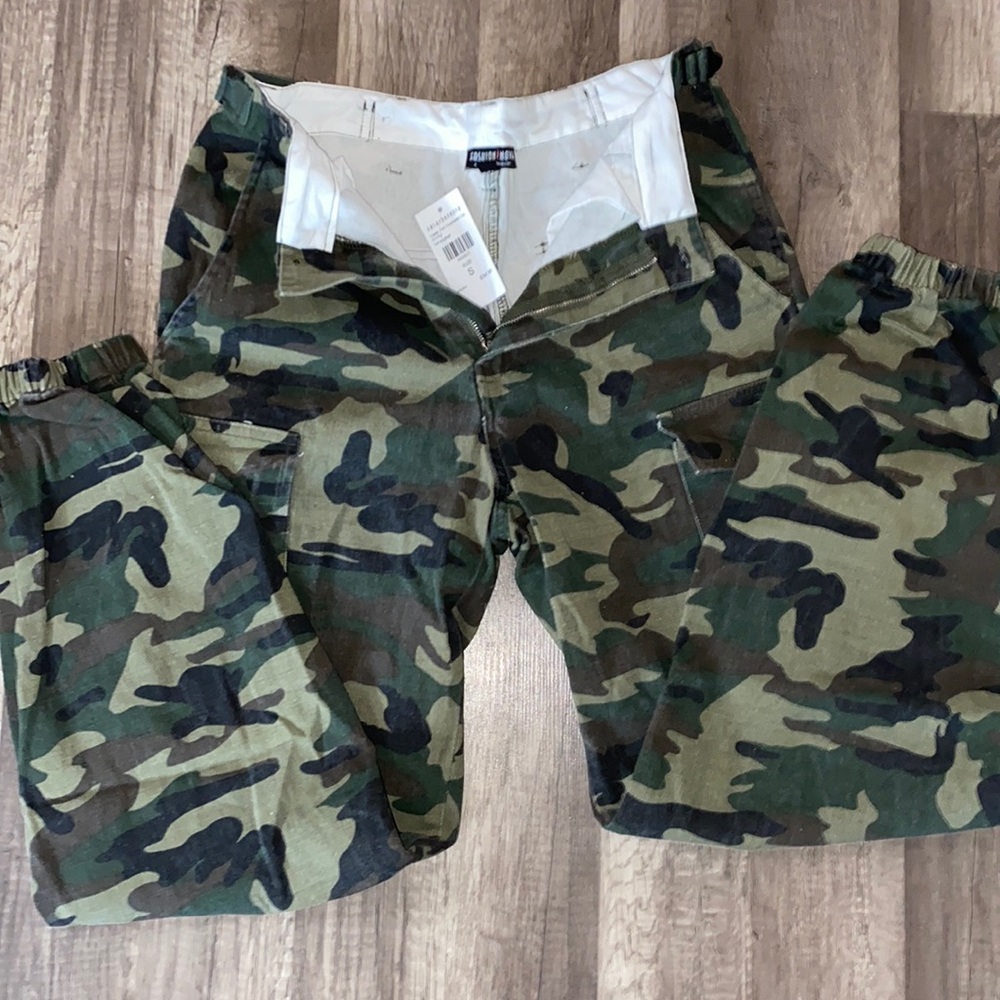 Fashion Nova camo print oversized jogger
